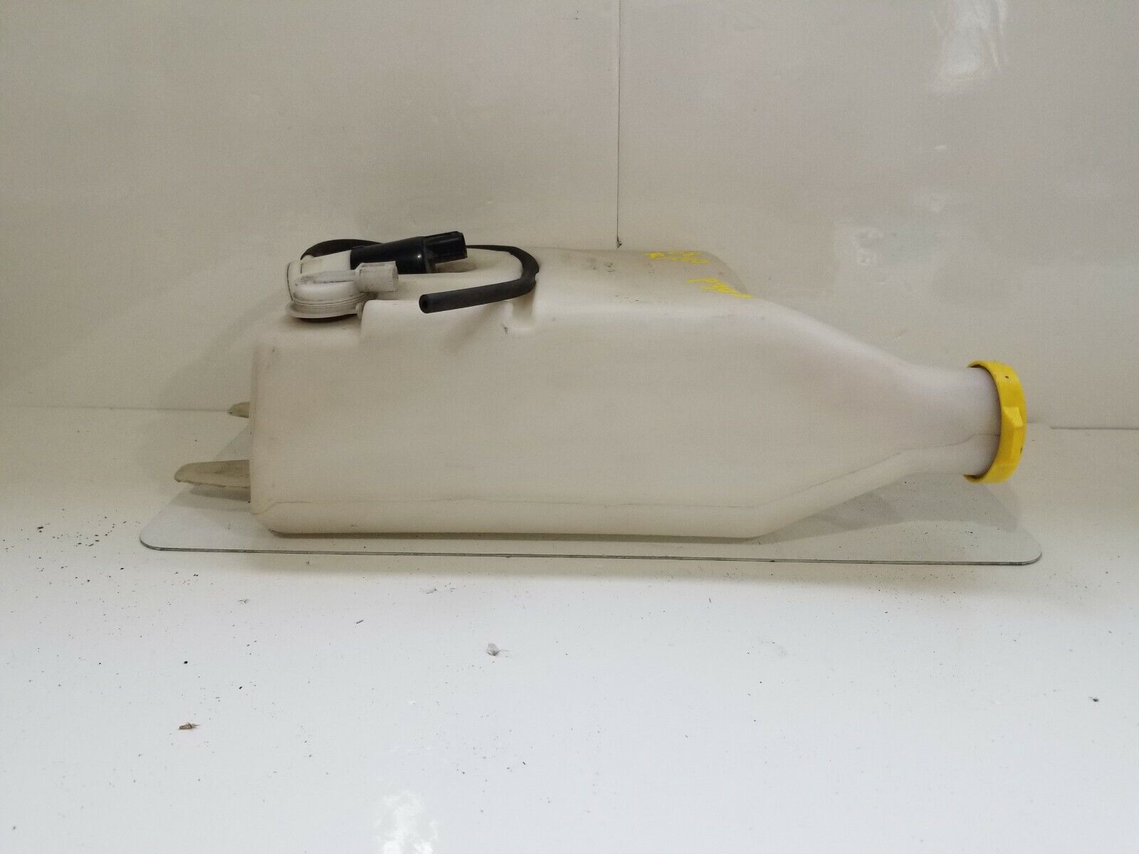 2004 Dodge Ram 1500 Windshield Washer Fluid Reservoir Tank 55077319AA OEM