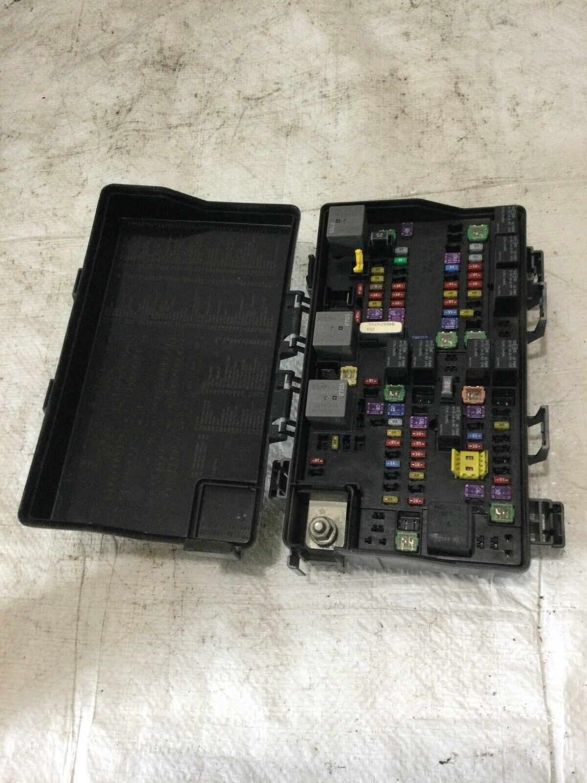 2017 Dodge Ram 1500 Fuse Relay Junction Block Power Distribution Box OEM