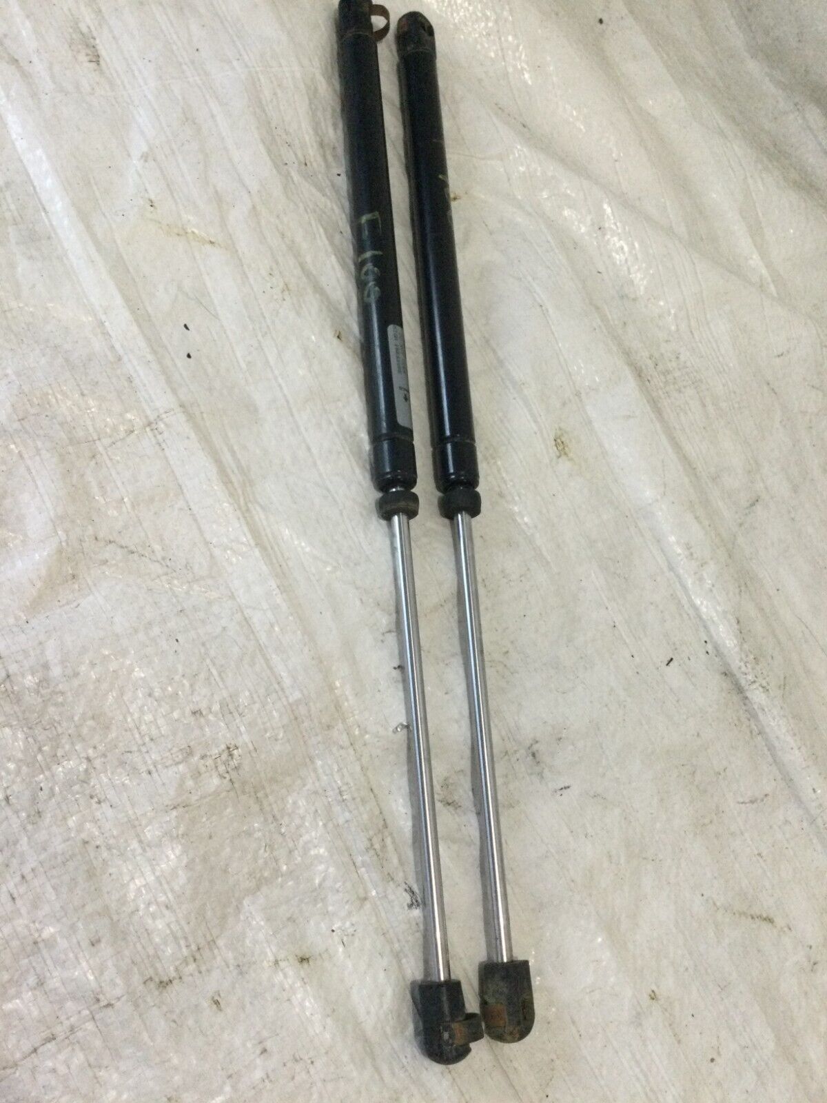 2005 Dodge Ram 1500 Hatch Support Strut Set 55276321AC  OEM