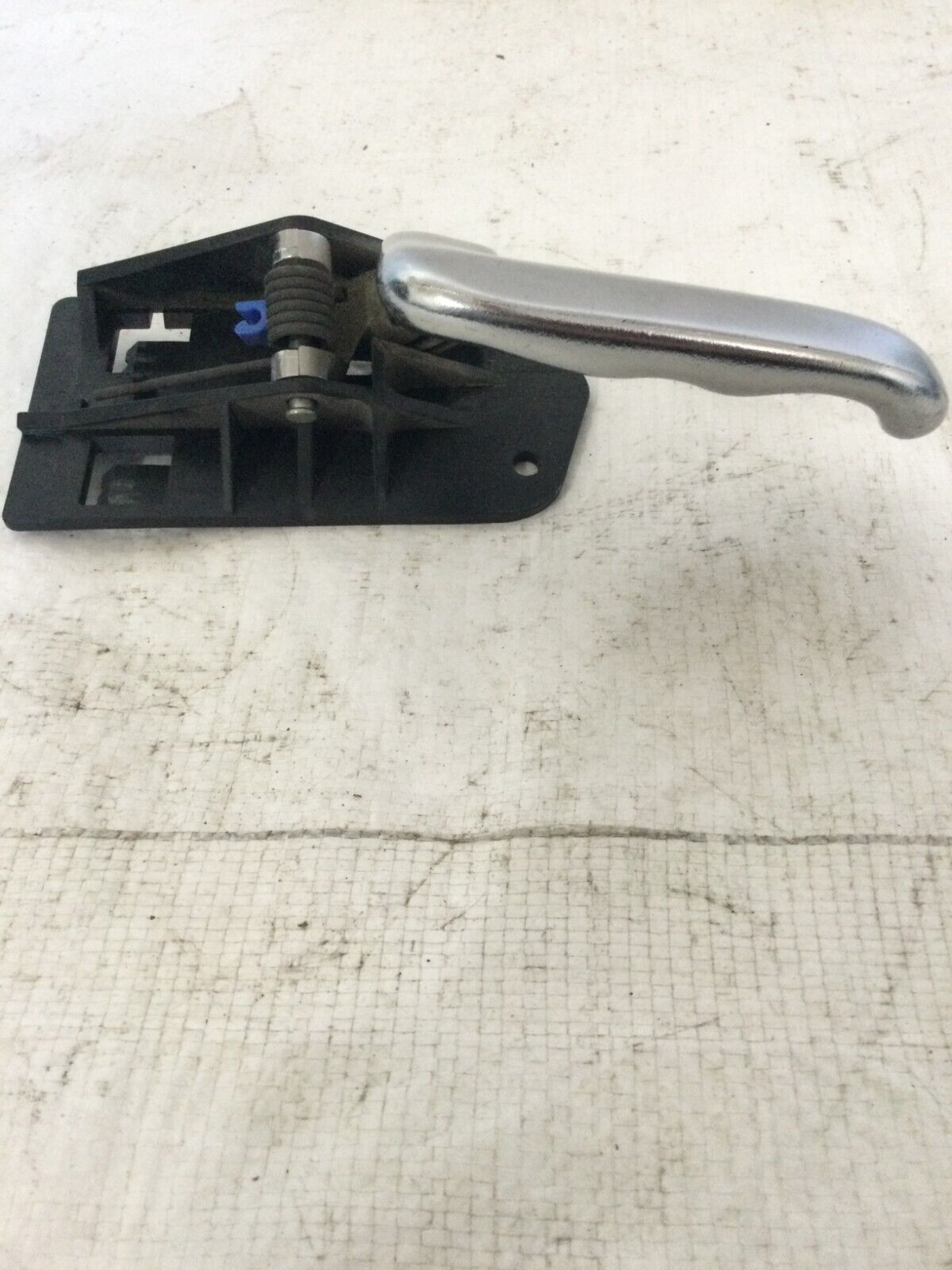 2003-2006 Cadillac Escalade EXT Front Right Interior Chrome Door Handle OEM