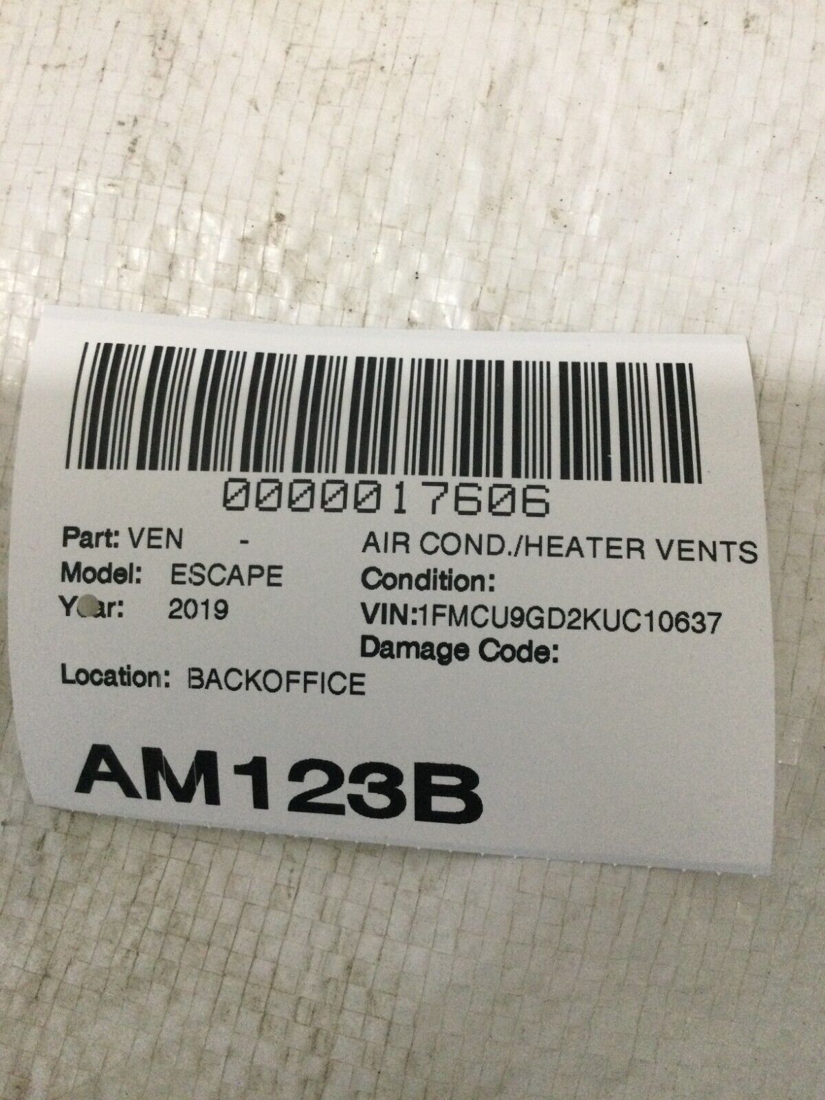 2017-2019 Ford Escape A/C Heater Middle Air Vent OEM