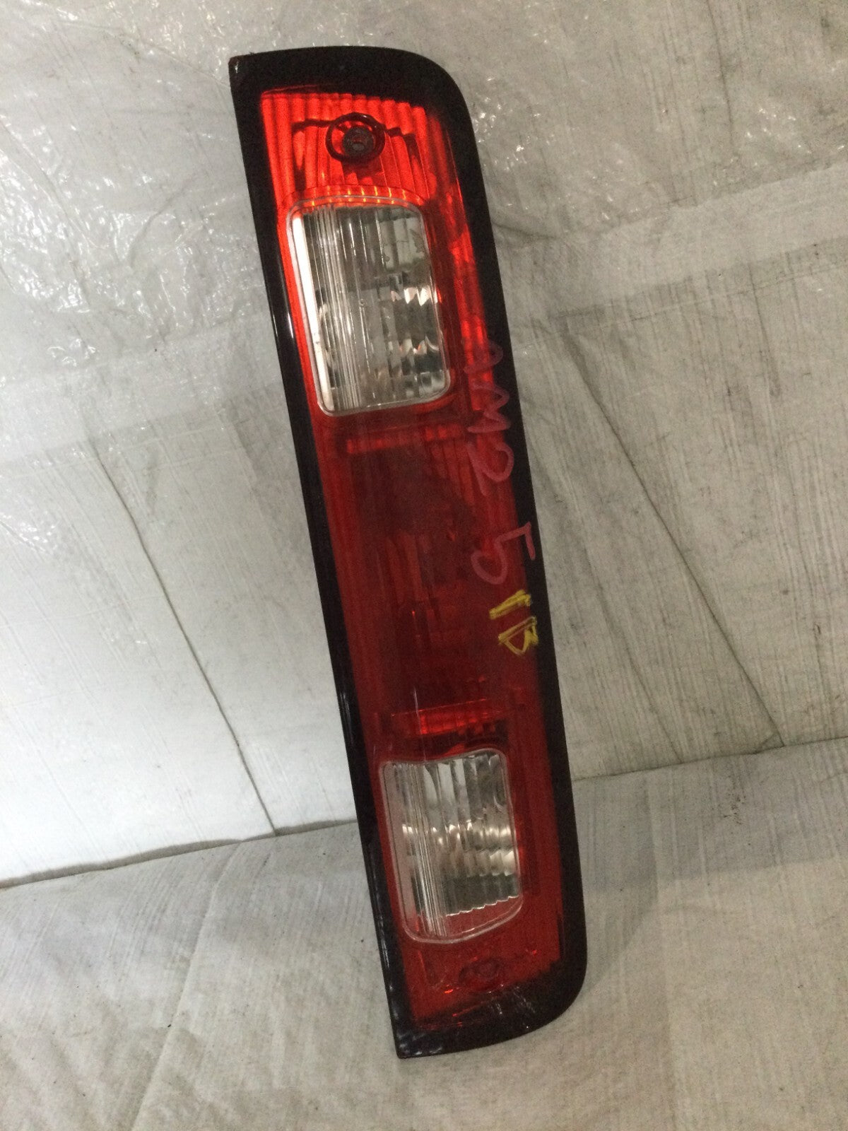 2019 RAM 1500 2500 CENTER HIGH MOUNT STOP LAMP THIRD BRAKE LIGHT OEM