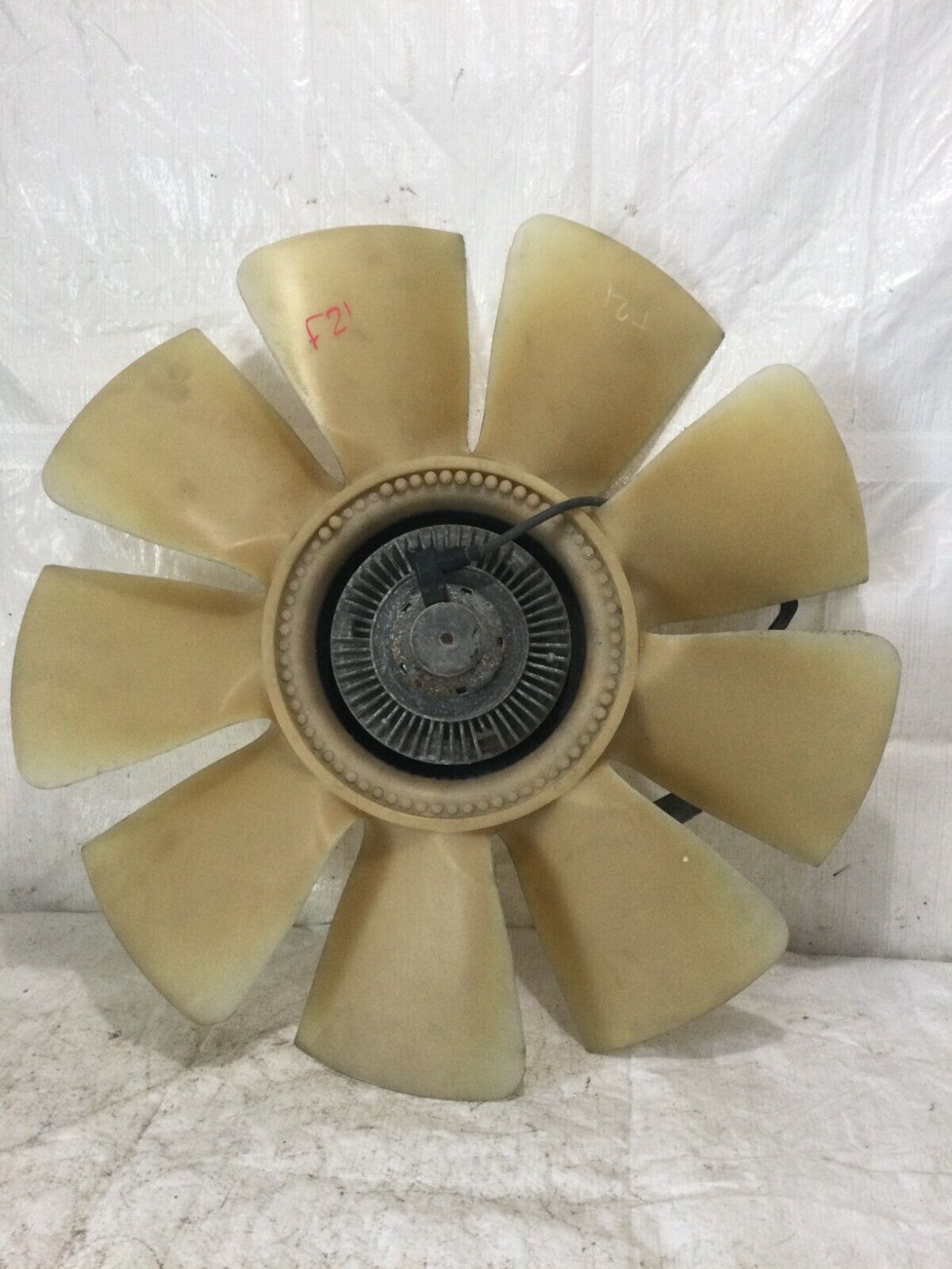 2007 Dodge Ram 3500 6.7L Fan Blade Motor Assembly OEM ( DAMAGE FAN MARKED )