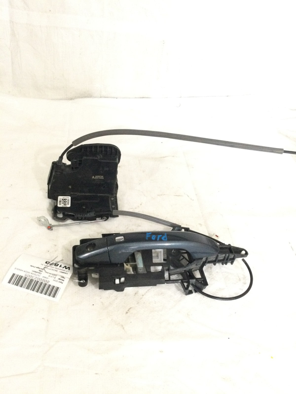 2020 Chevy Silverado 1500 Front Left Outside Door Handle W/ Lock Actuator OEM