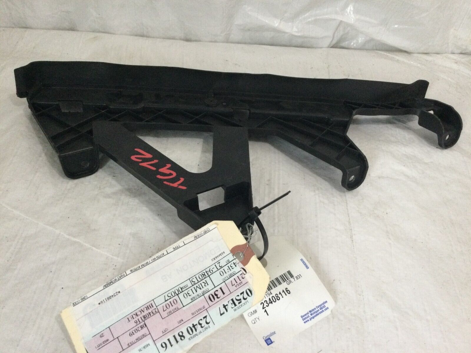 2019-2021 Chevrolet Silverado 1500 Left Headlight Mounting Bracket OEM 23408116