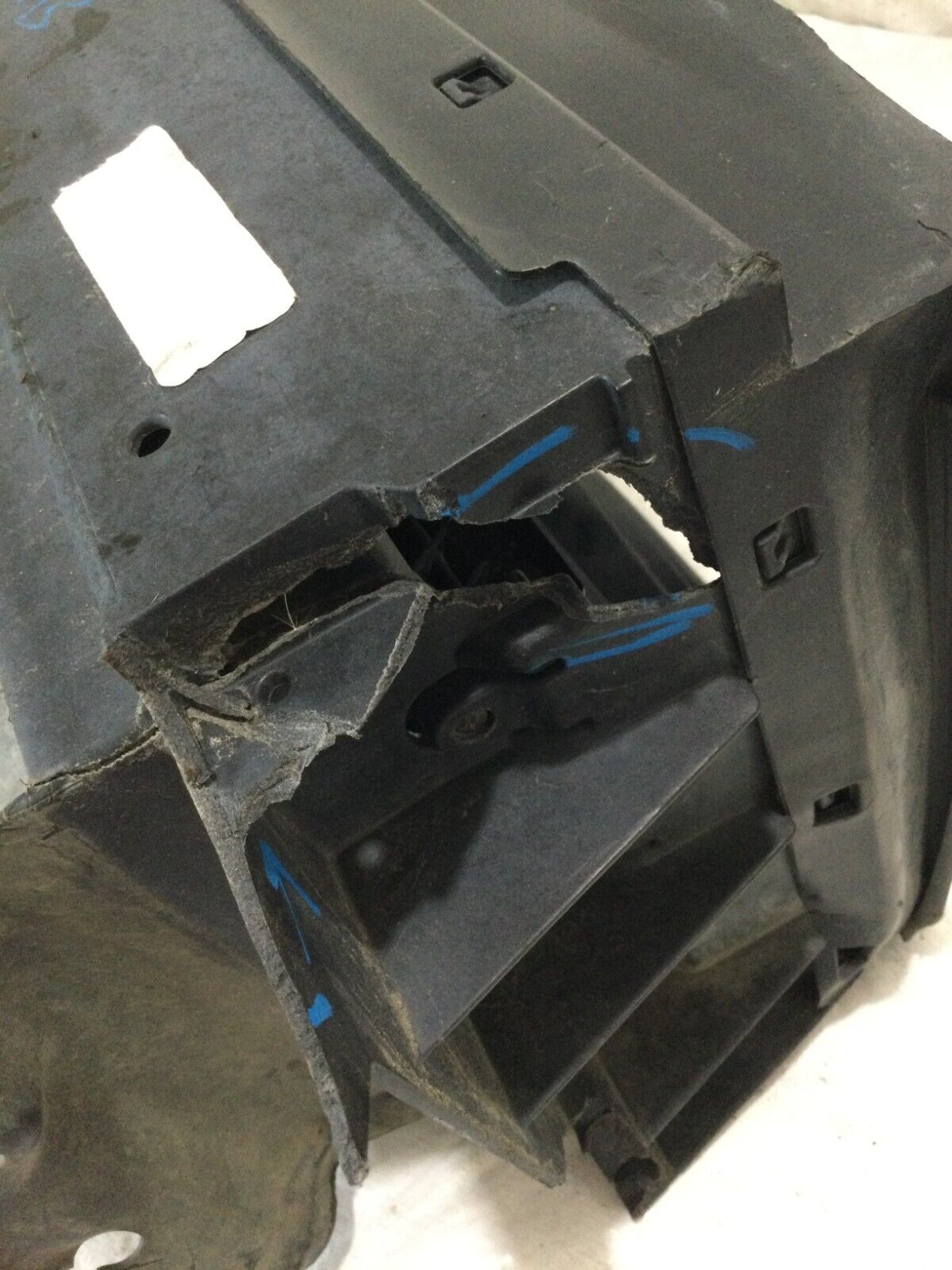 2017 Ford F-150 Active Shutter Lower Grille FL34-8314-D OEM "DAMAGED"