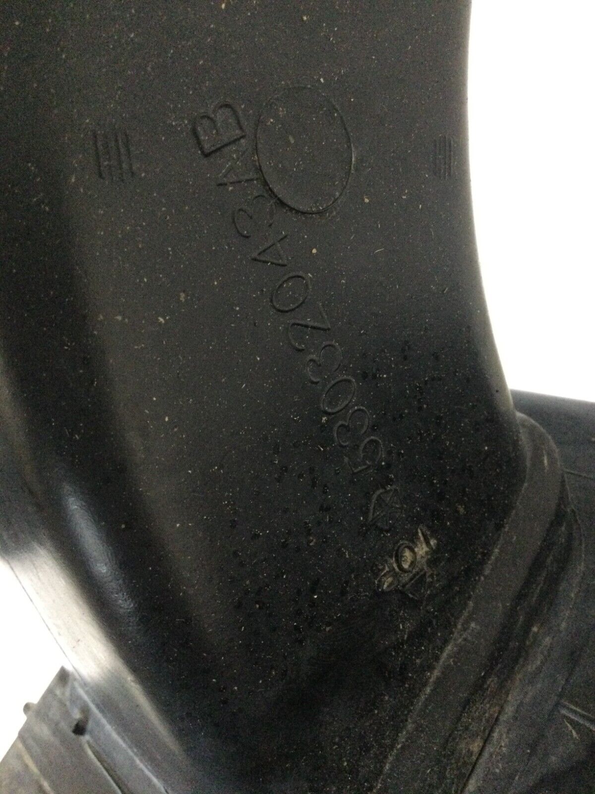 2004 Dodge Ram 1500 Air Cleaner Filter Box 53032043AB OEM 5.7L