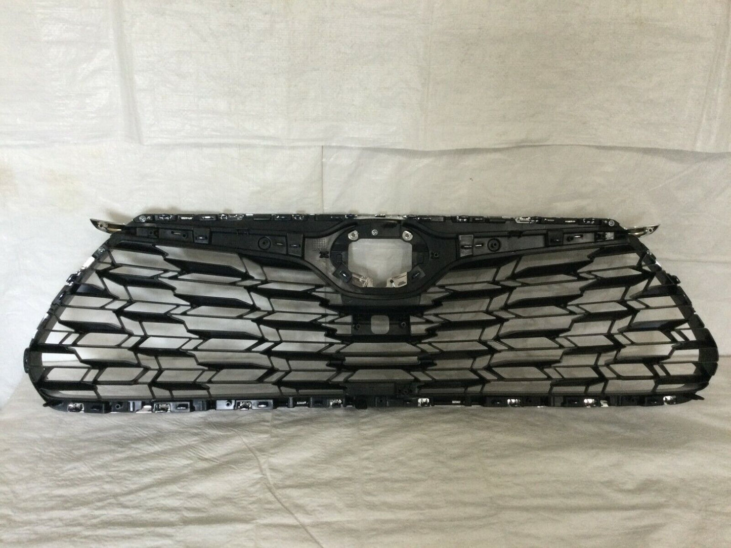 2020 2021 Toyota Highlander Front Upper Grille Grill 53111-0E250 OEM