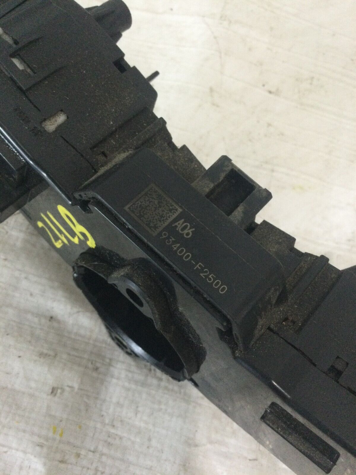 2017 Hyundai Elantra Turn Signal  Wiper Control Switch 93400-F2500 OEM