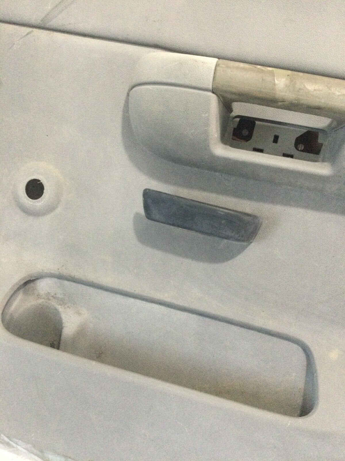 2007-2009 GMC Sierra 1500 Front Right Door Trim Panel 15923569 OEM