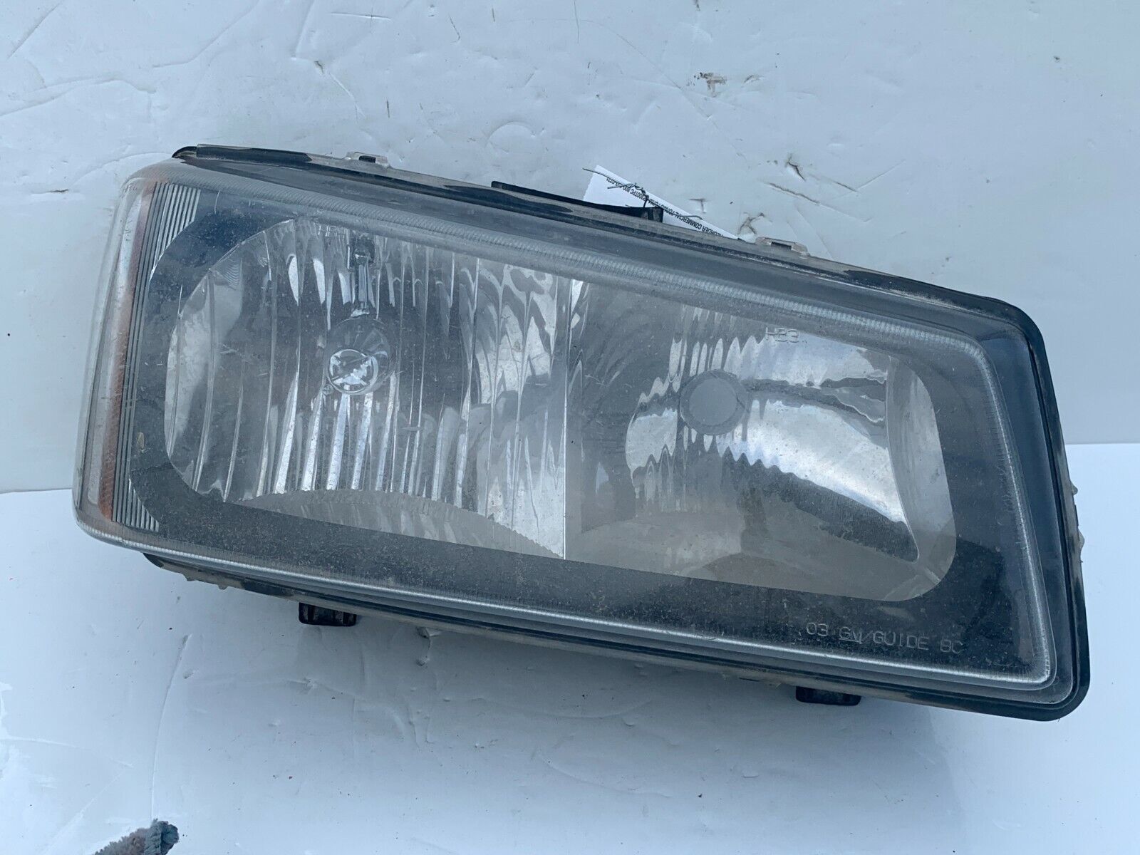 2003-2006 Chevrolet Silverado 1500 Headlight Lamp Right Passenger Side RH OEM