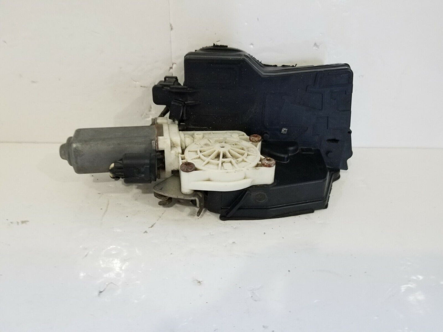 2006 BMW E65 E66 745I 745LI 750I Rear Left Door Lock Actuator Motor 7169239 OEM