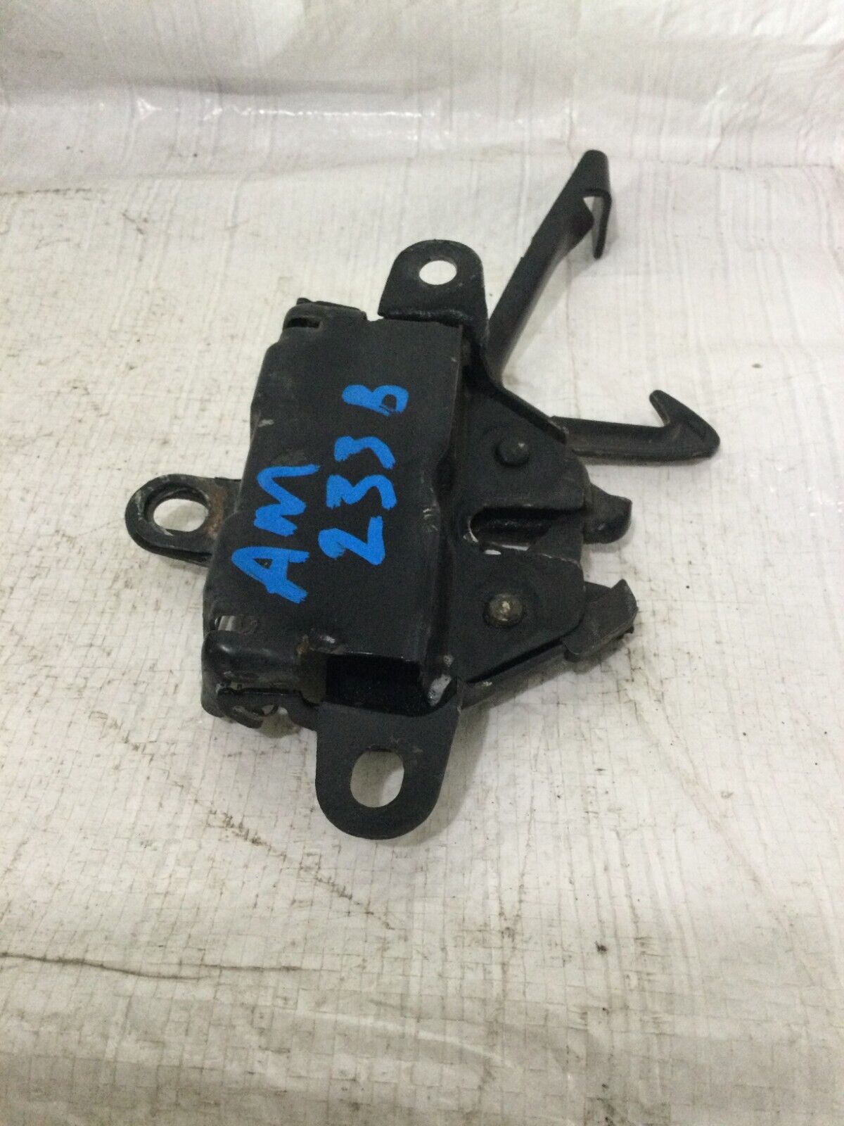 2001-2003 Toyota Highlander Hood Latch OEM
