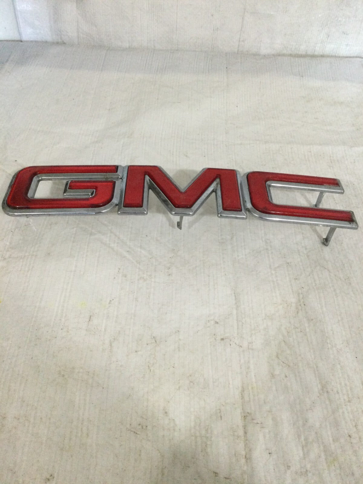 GMC 2003-2007 Grille Emblem Badge 15706323 Denali Yukon OEM