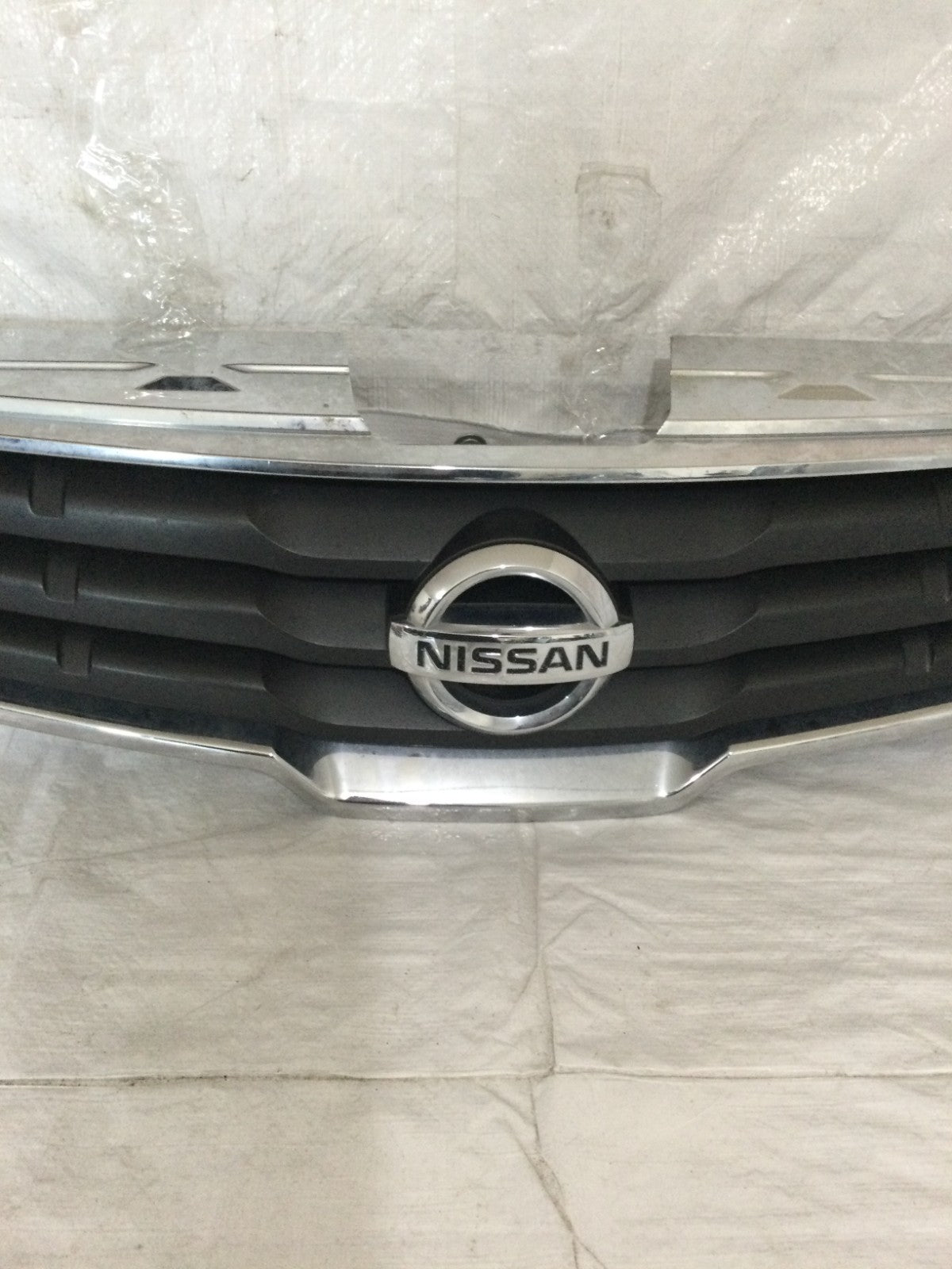 2007 - 2009 Nissan Quest Front Upper Grill OEM