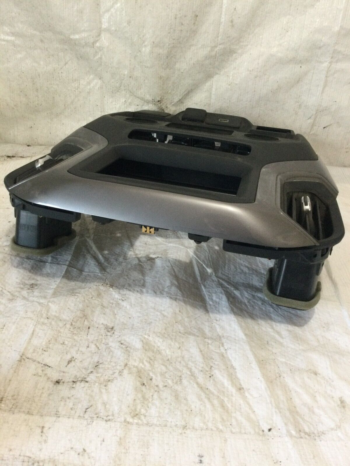 2019-2021 Chevrolet Silverado 1500 Dash Radio Trim Bezel OEM 84054807