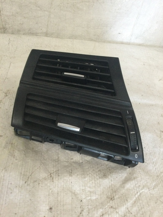 2011 BMW X5 4.4L Front Left Air Vent OEM 9227767-03