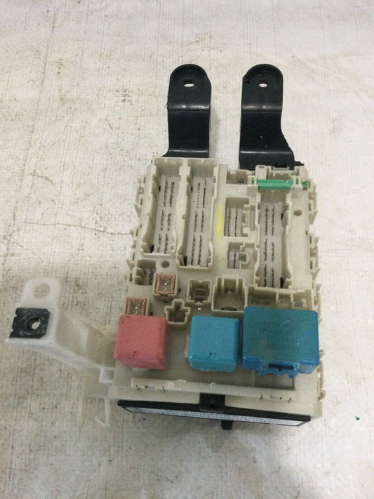 2009 Toyota MatrixCabin Fuse Box 82730-02231  OEM