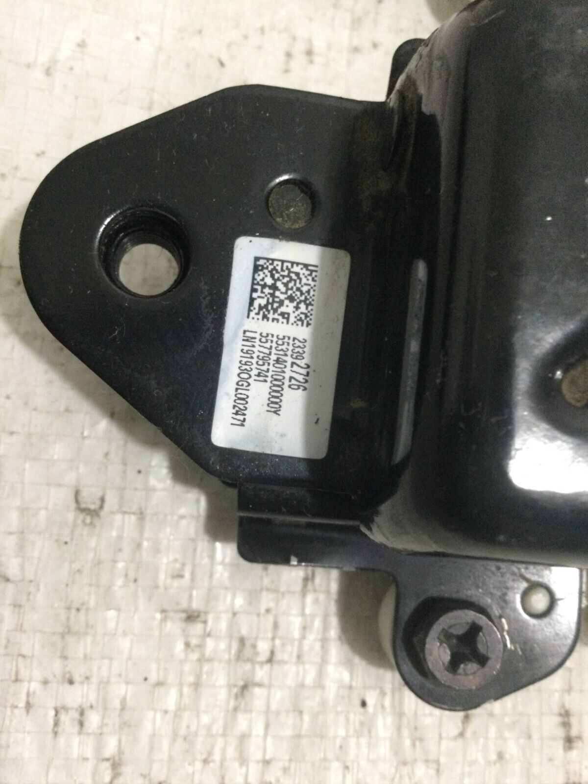 2019 GMC Sierra 1500 Driver Side Passenger Side Tailgate Latch 85530794 OEM