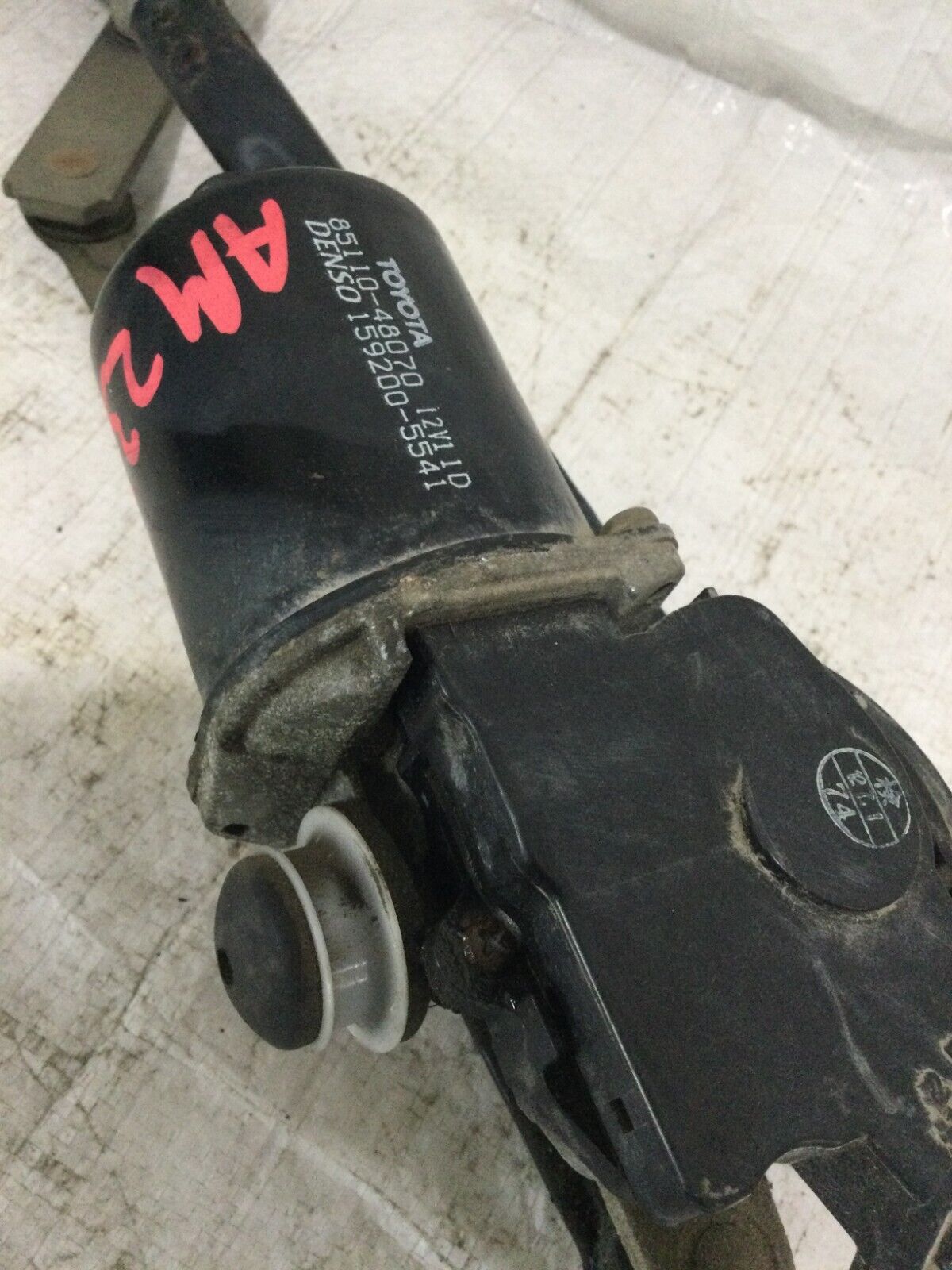 2001-2003 Toyota Highlander Front Windshield Wiper Motor W/ Link 85110-48070 OEM