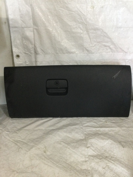 2013 Chevy Silverado GMC Sierra 1500 Glove Box OEM 20925882 DAMAGED