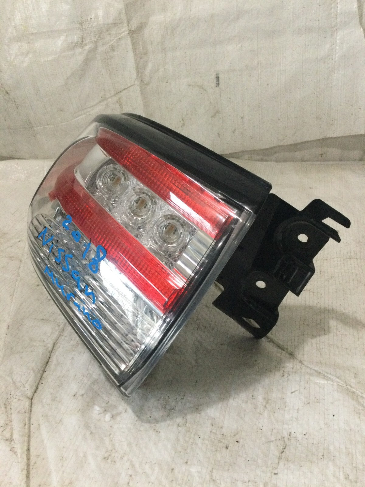 2018 Nissan Murano Rear Right Tail Light Assembly OEM ( DAMAGED)