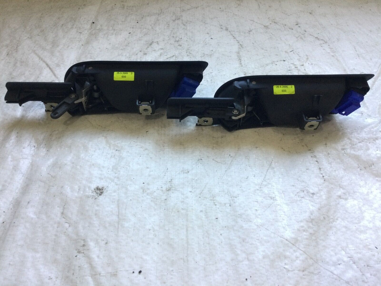 2006 Volkswagen Jetta Front Right Interior Door Handle OEM 1K2837114