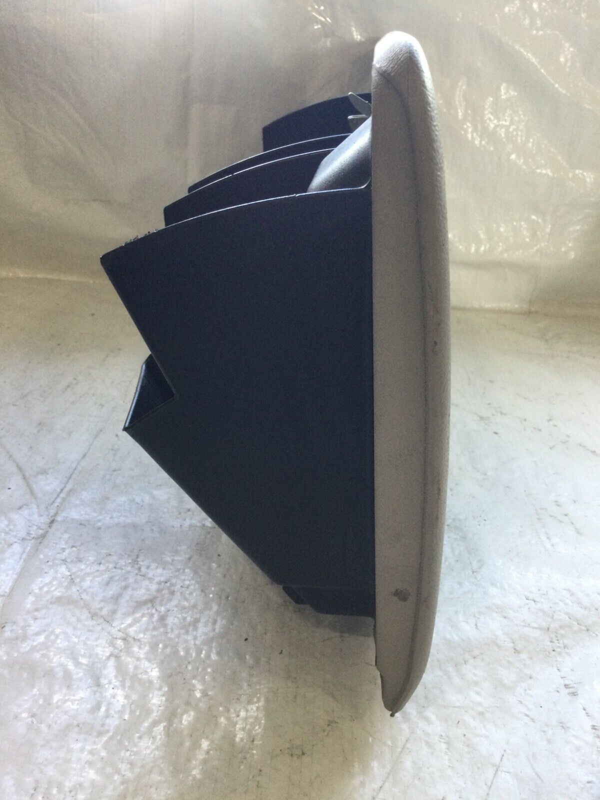 2003-2006 Cadillac Escalade Glove Box Assembly OEM