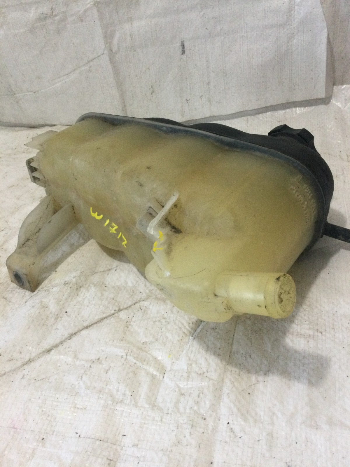 2007 Cadillac Escalade Engine Coolant Recovery Bottle OEM
