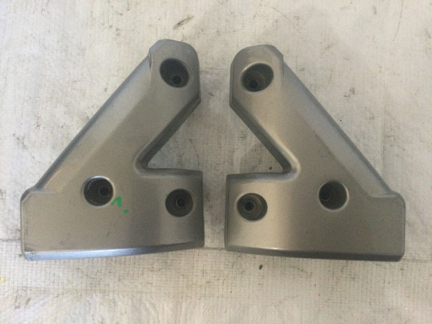 2002-2013 Cadillac Escalade EXT Box Corner Mounting Bracket OEM