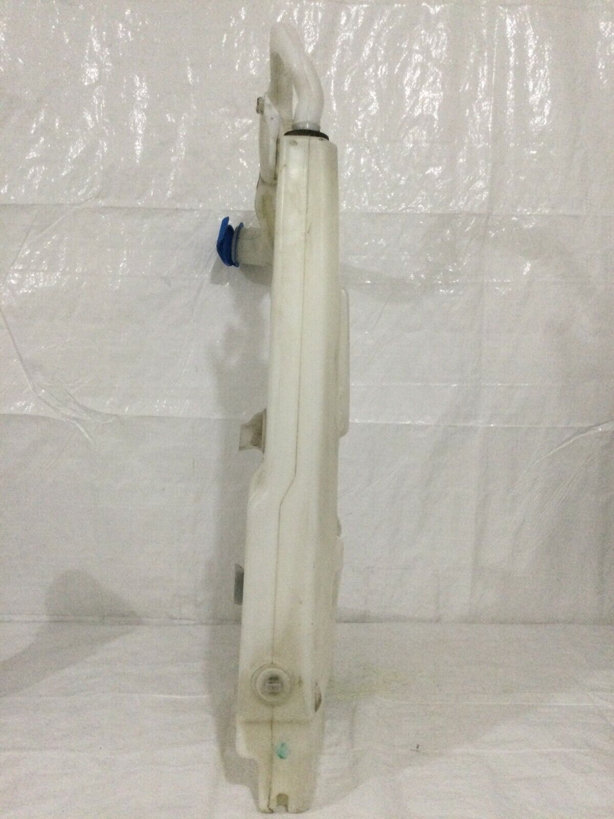 2007 Volkswagen Touarag Windshield Washer Fluid Reservoir Tank OEM 7L0955453D 