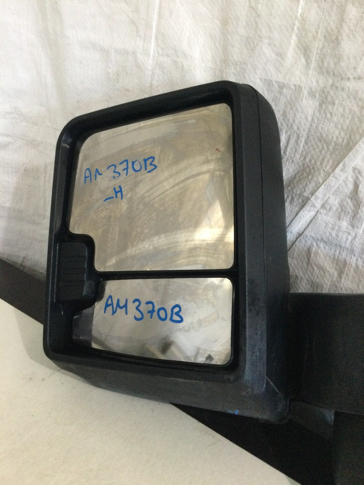 2024 Chevrolet Silverado 2500 Left Door Mirror OEM 86582415 MARKED DAMAGE