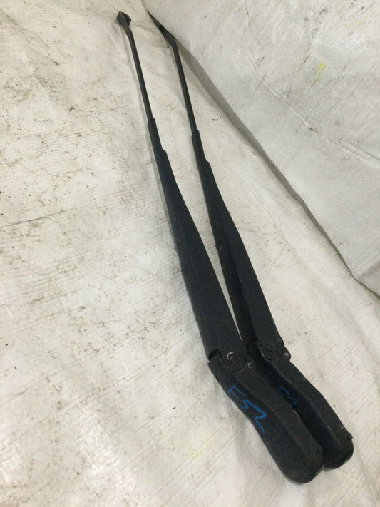 2003-2005 Dodge Ram 1500 Front Wiper Arm Set OEM