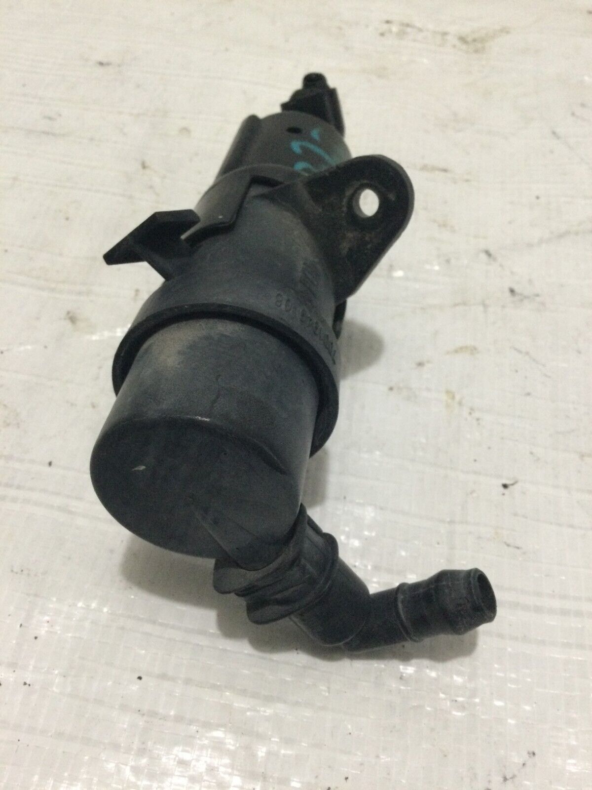 2004 BMW 7-Series Front Headlight Washer High Pressure Nozzle OEM