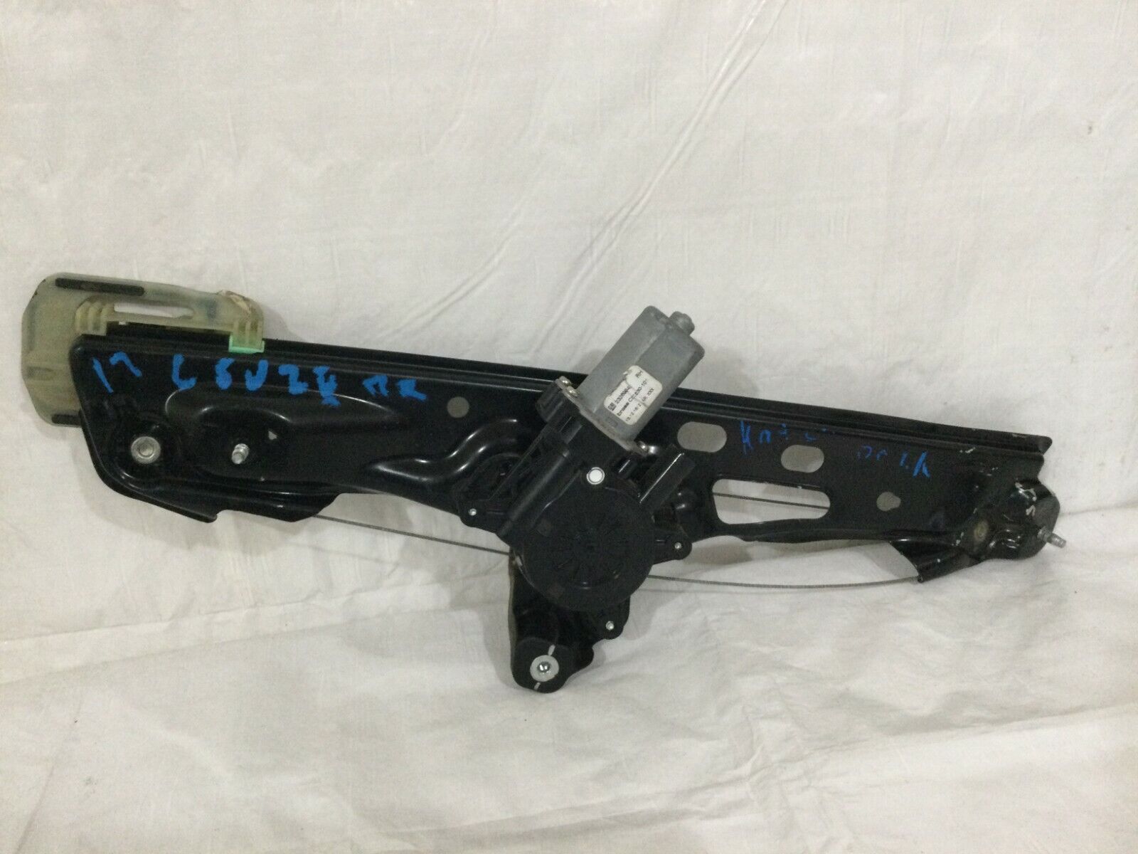 2016-2018 Chevy Cruze Rear Right Passenger Window Regulator Motor OEM 23269942