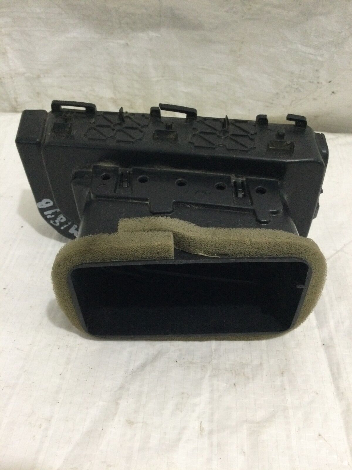 2019-2022 GMC Sierra 1500 Front Right Dashboard Outer Air Vent 23356904 OEM