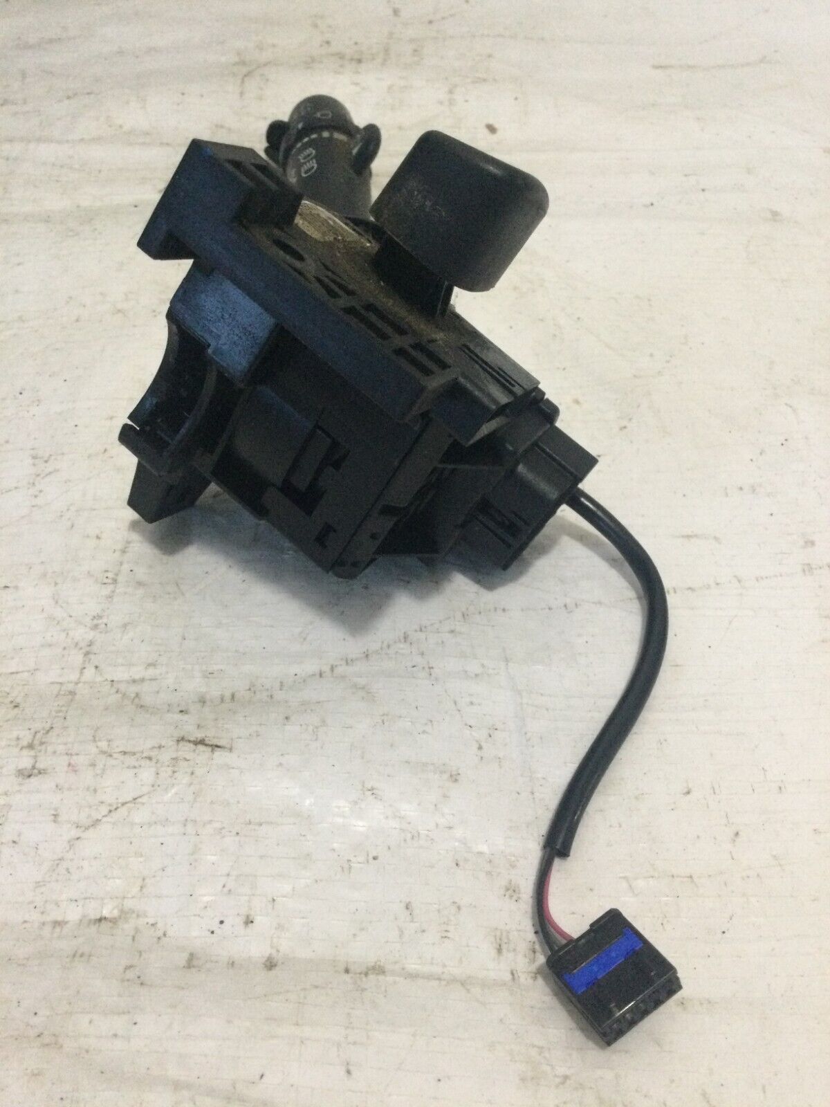 2007  2014  Cadillac Escalade Wiper Switch  OEM 26128583