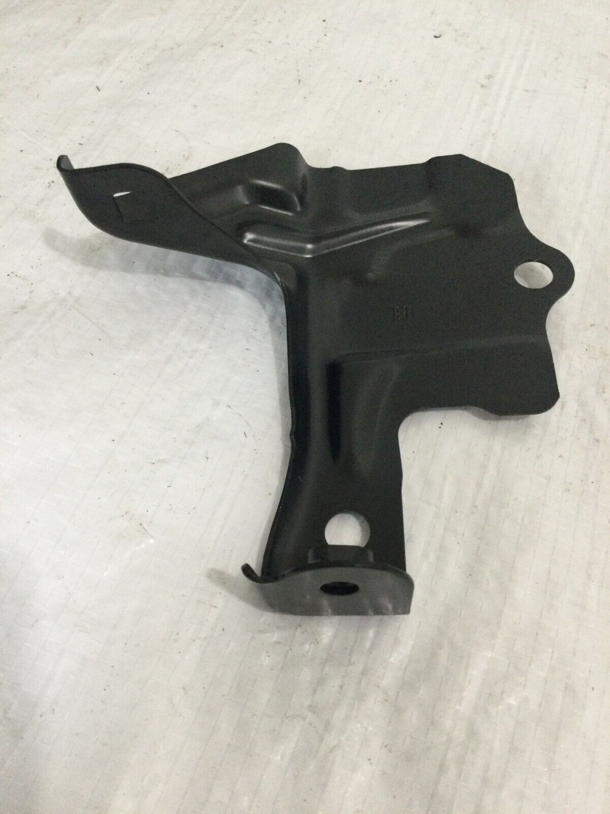 2019-2021 Toyota Camry Front Bumper Upper Left Arm 52142-06160 OEM