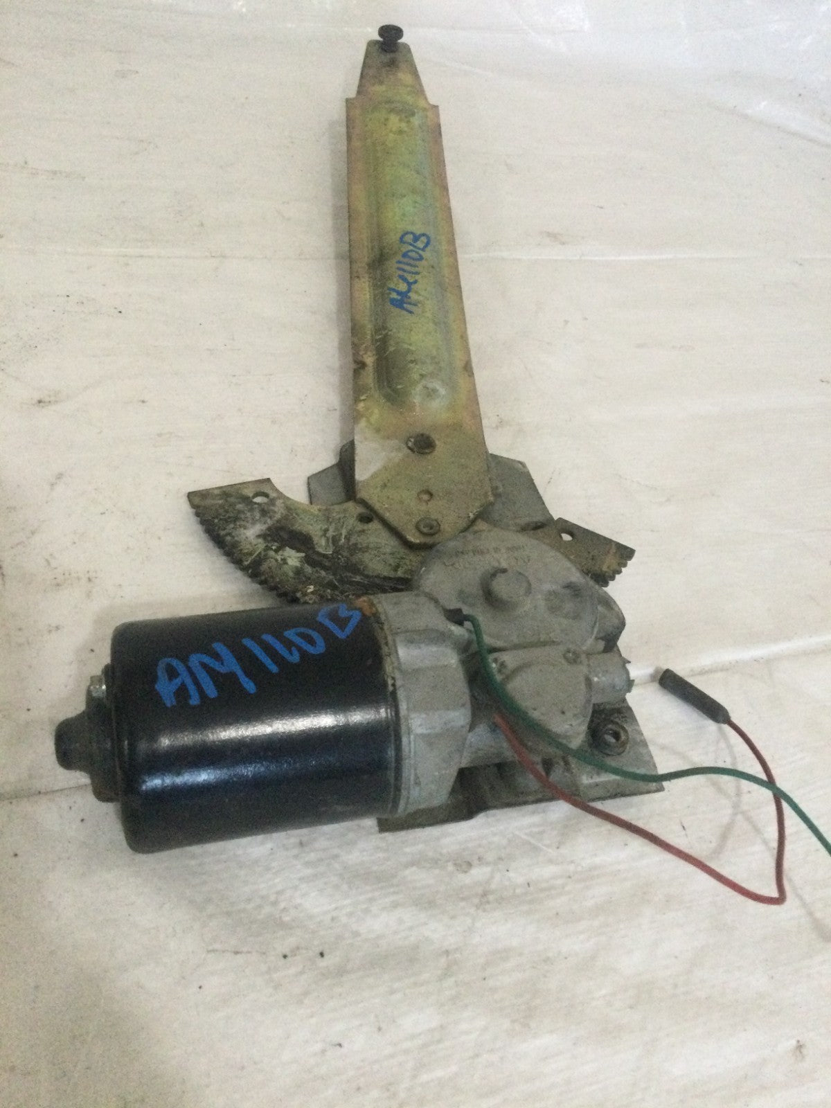 1984 Jaguar XJS Front Left Power Window Regulator OEM 7997079