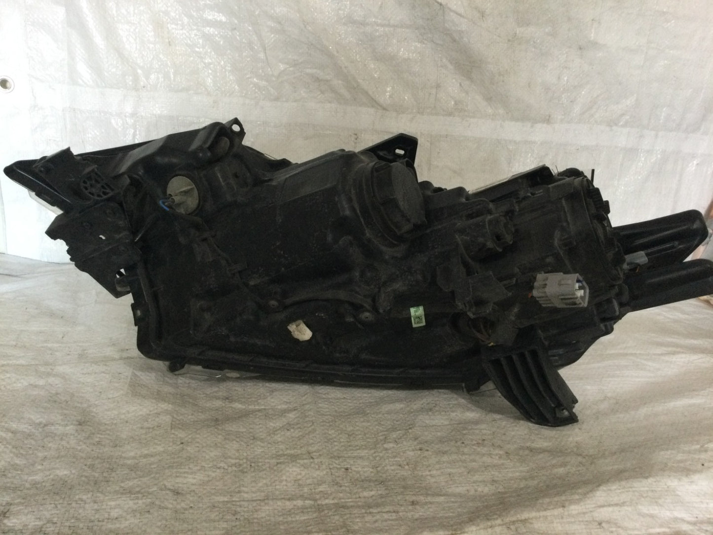 2016-2021 Mitsubishi Outlander Right Passenger Side LED Headlight OEM DAMAGED
