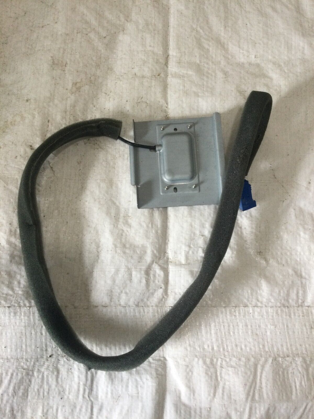 2007 Cadillac Escalade GPS Antenna OEM 10396716