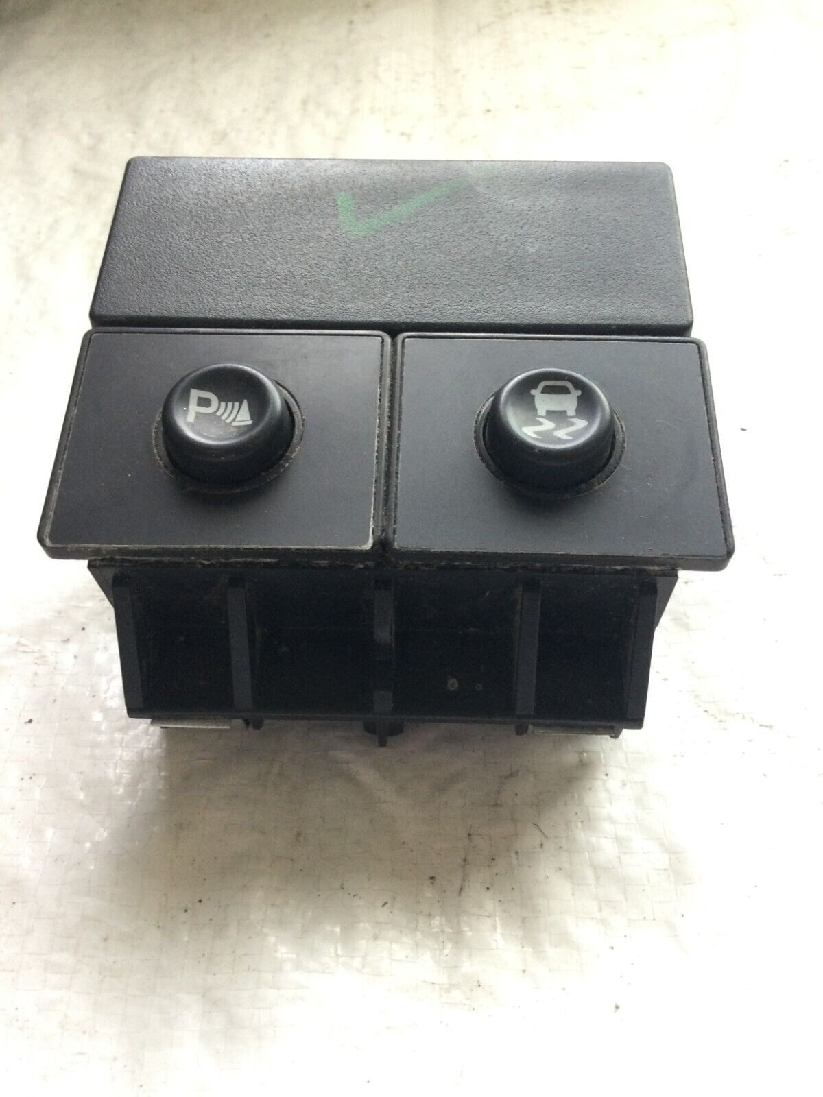 2003-2006 Cadillac Escalade Park Assist Traction Control  OEM