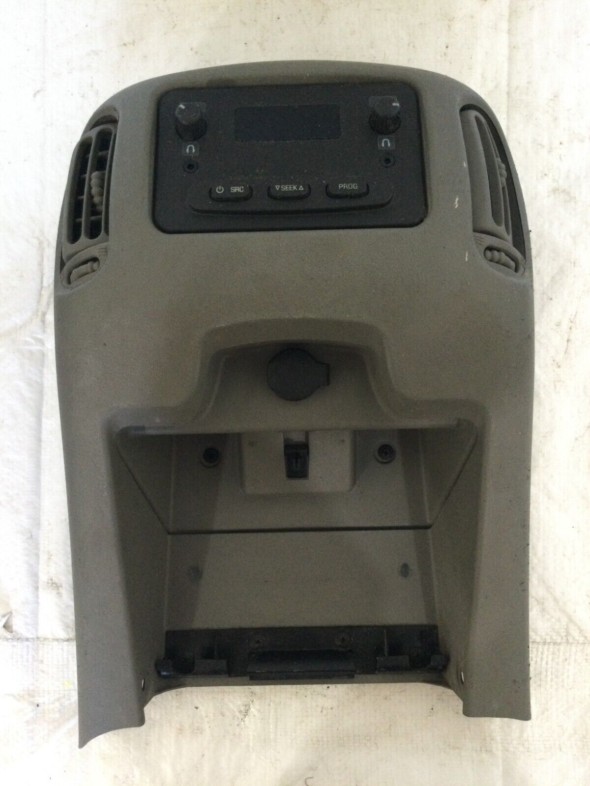 2003-2006 Cadillac Escalade Rear Center Vent W/ Radio Audio Control Jack Switch