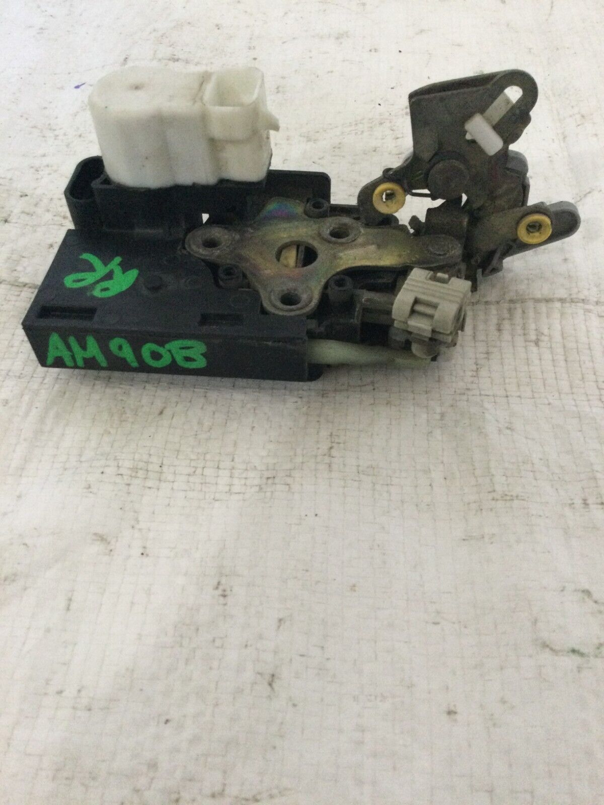 2003-2006 Cadillac Escalade EXT Rear Right Door Lock Actuator OEM 16639868