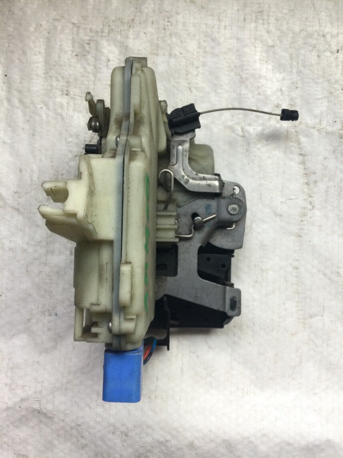 2006 Volkswagen Jetta Front Left Door Lock Actuator OEM