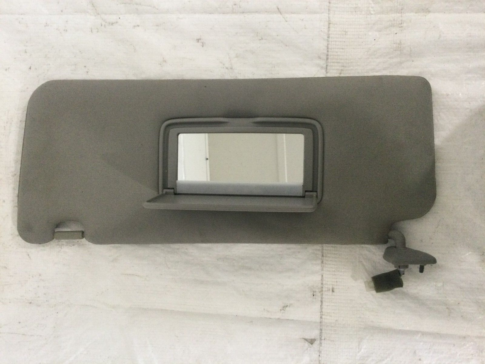 2007 Nissan Titan Sun Visor Illuminated Left Driver Side OEM LH