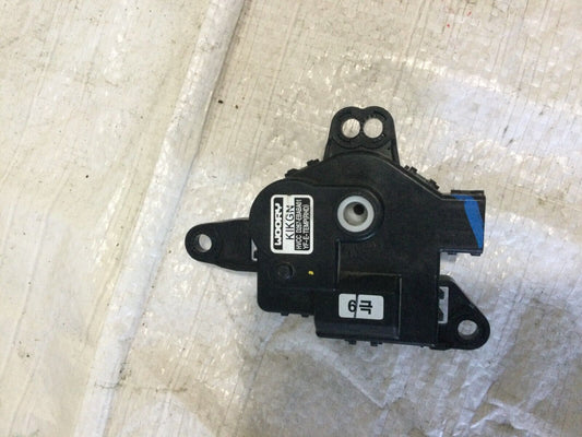 2016 Kia Sorento AC Heater Blend Door Actuator Flap OEM