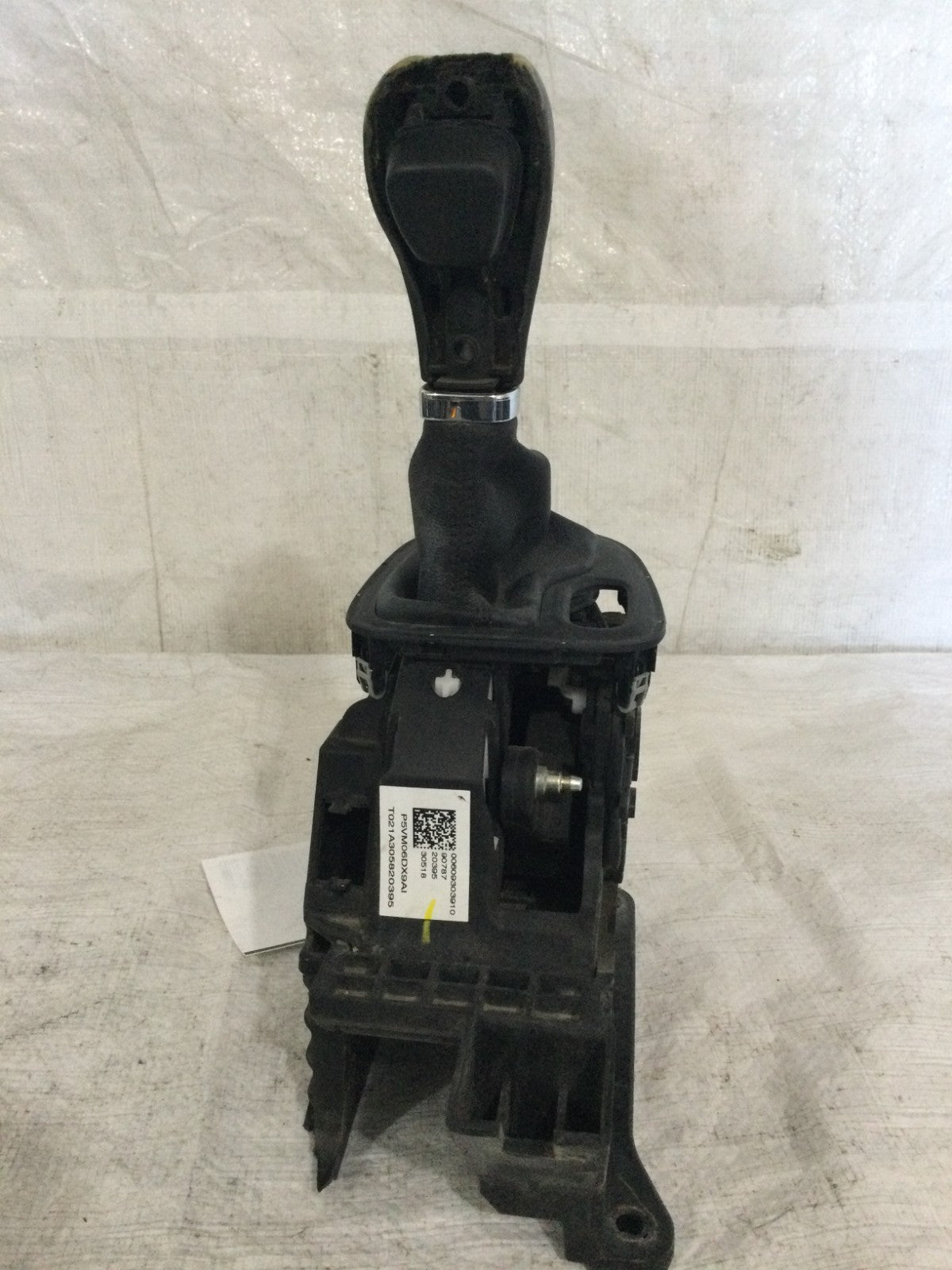 2019 Jeep Compass Floor Shifter OEM P5VM06DX9AI MARKED DAMAGE