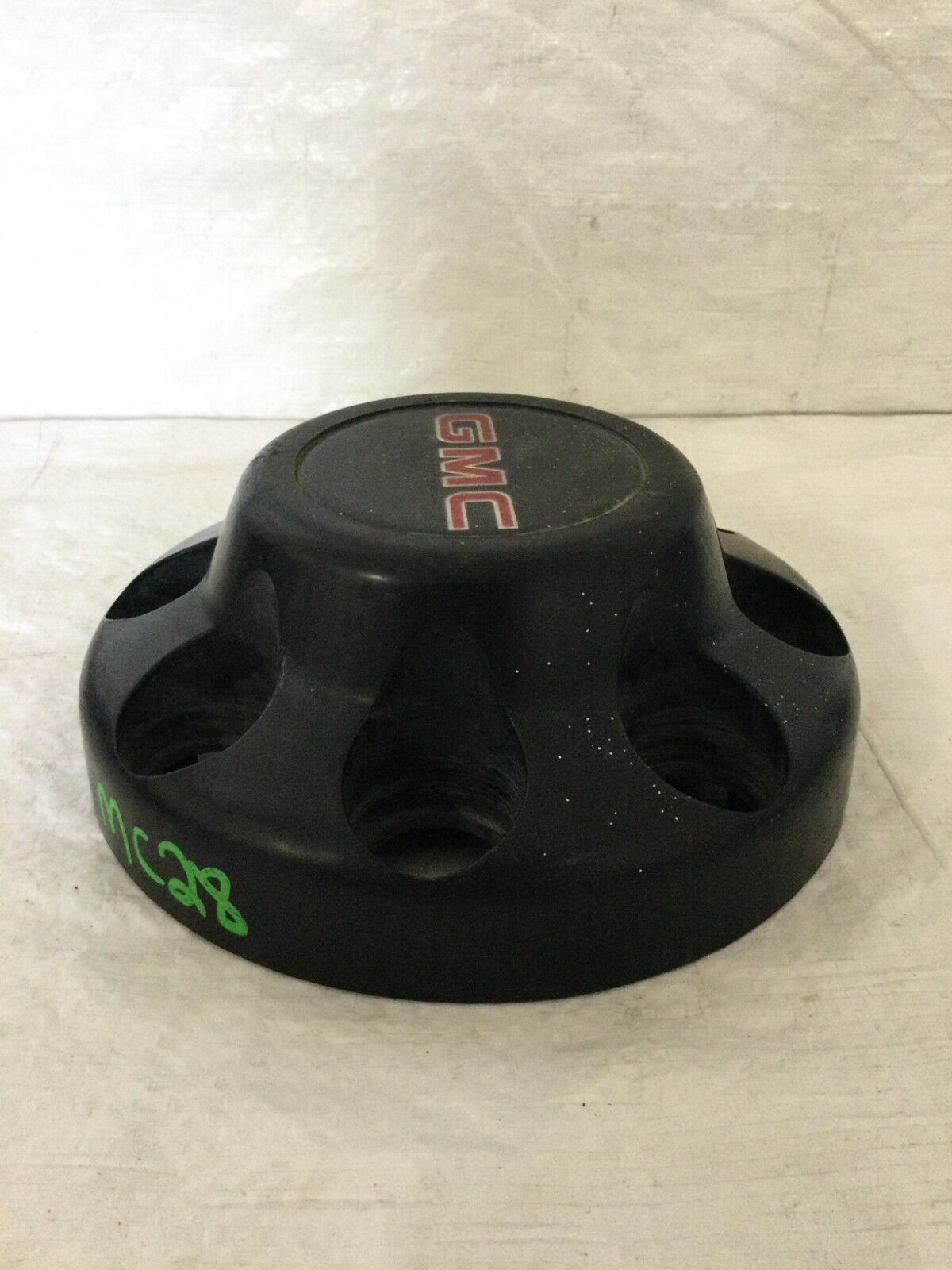 2005 GMC Sierra 1500 Black 8 Lug Center Cap OEM