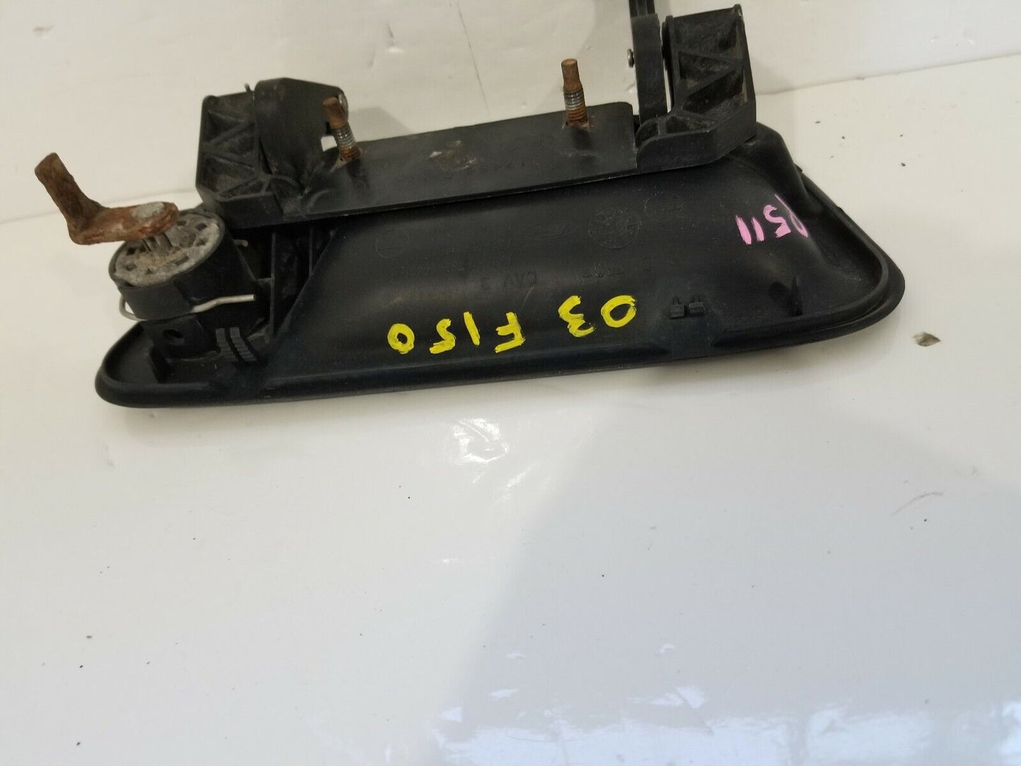 2003 Ford F-150 Front Left Exterior Door Handle OEM 1997-2003